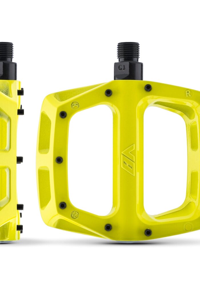 V8 Flat Pedal