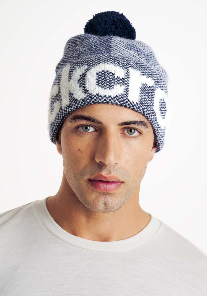 POM Beanie
