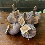 Oak & Willow Velvet Grey Pumpkin 4"