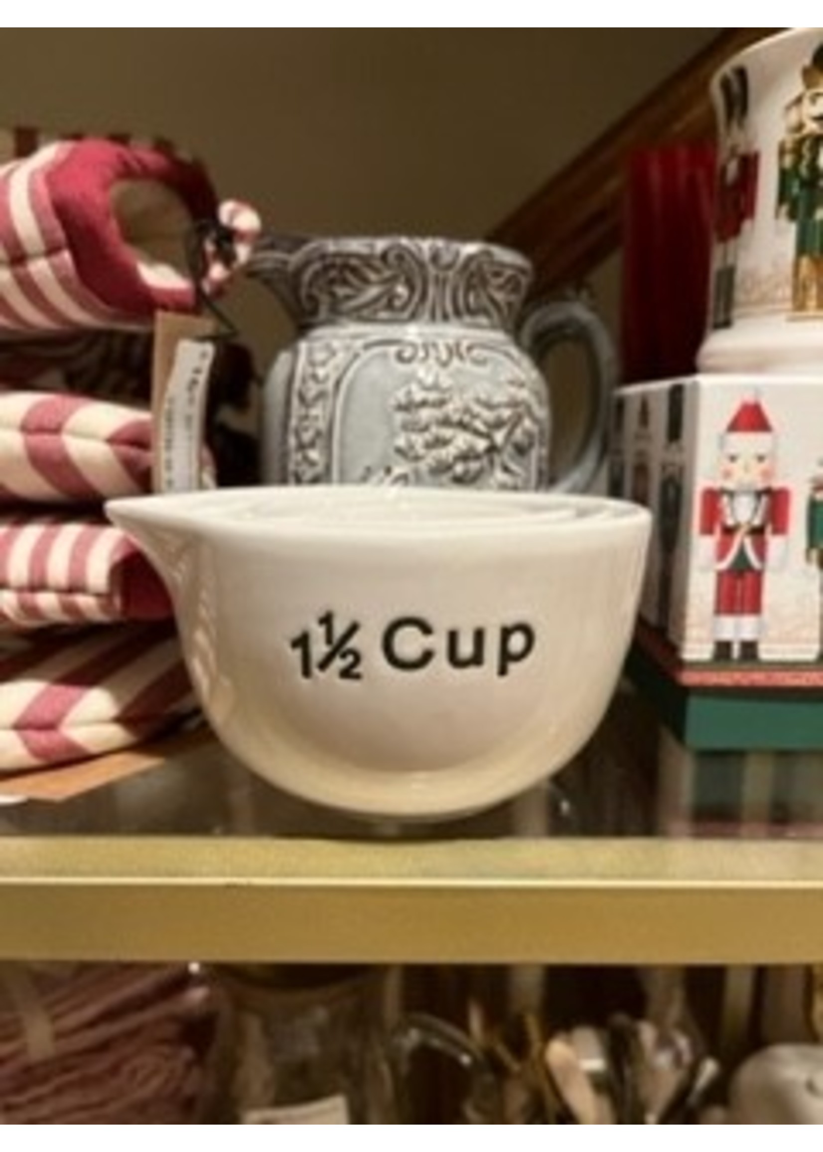 https://cdn.shoplightspeed.com/shops/619513/files/50004805/1652x2313x2/creative-co-op-stoneware-measuring-cups-white.jpg