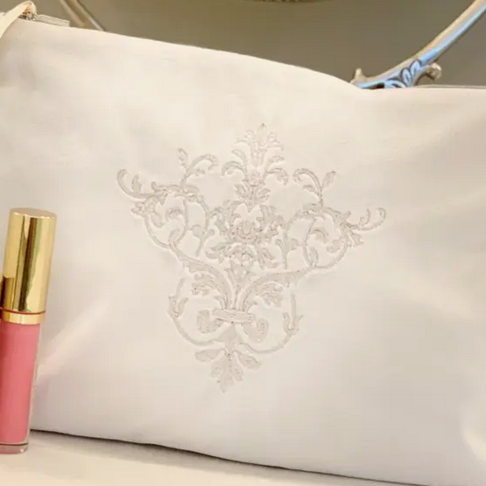 Crown Linen Designs Victorian Cream Velvet on the Go Bag