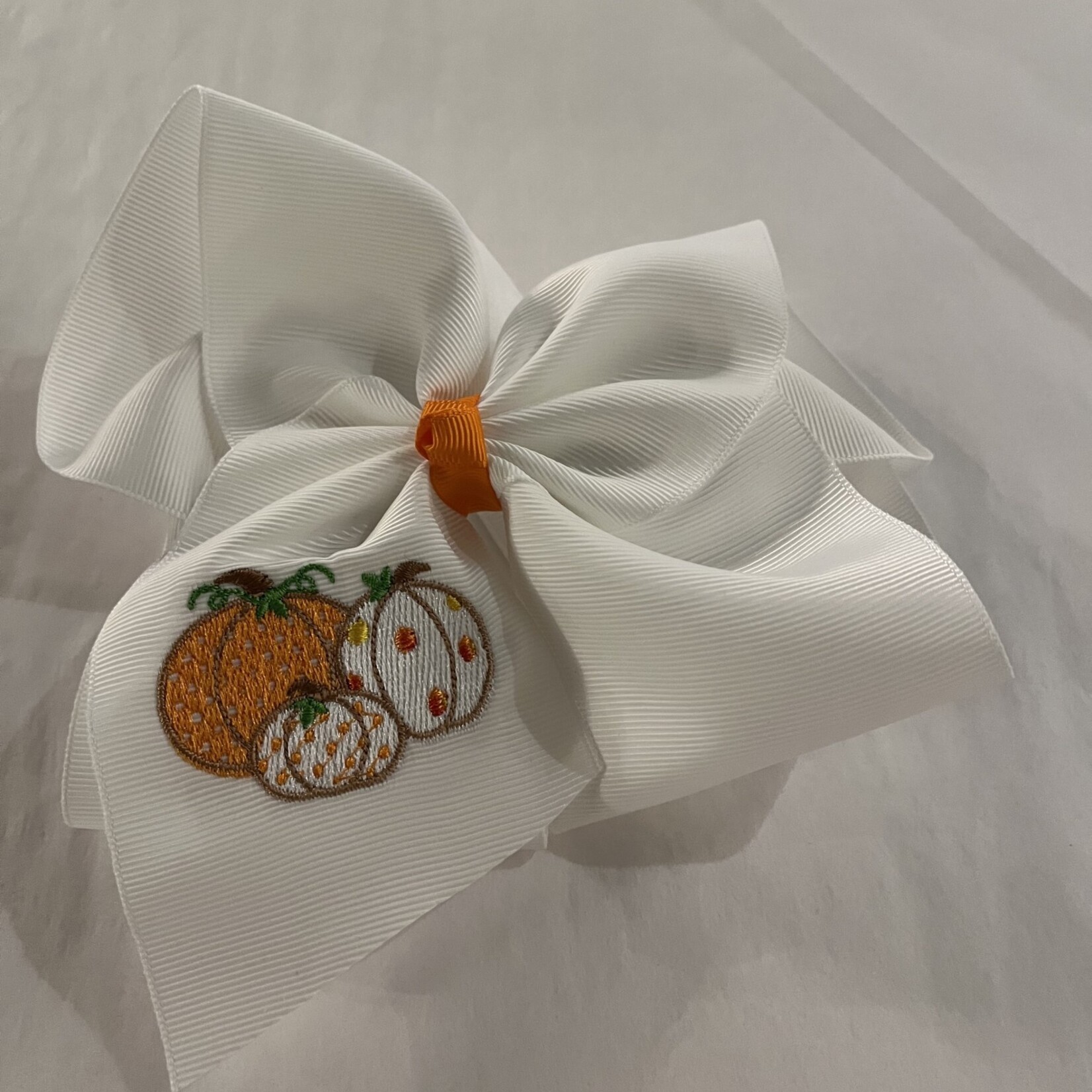 The Solid Bow 6  Inch Embroidered Hairbow Alligator Clip