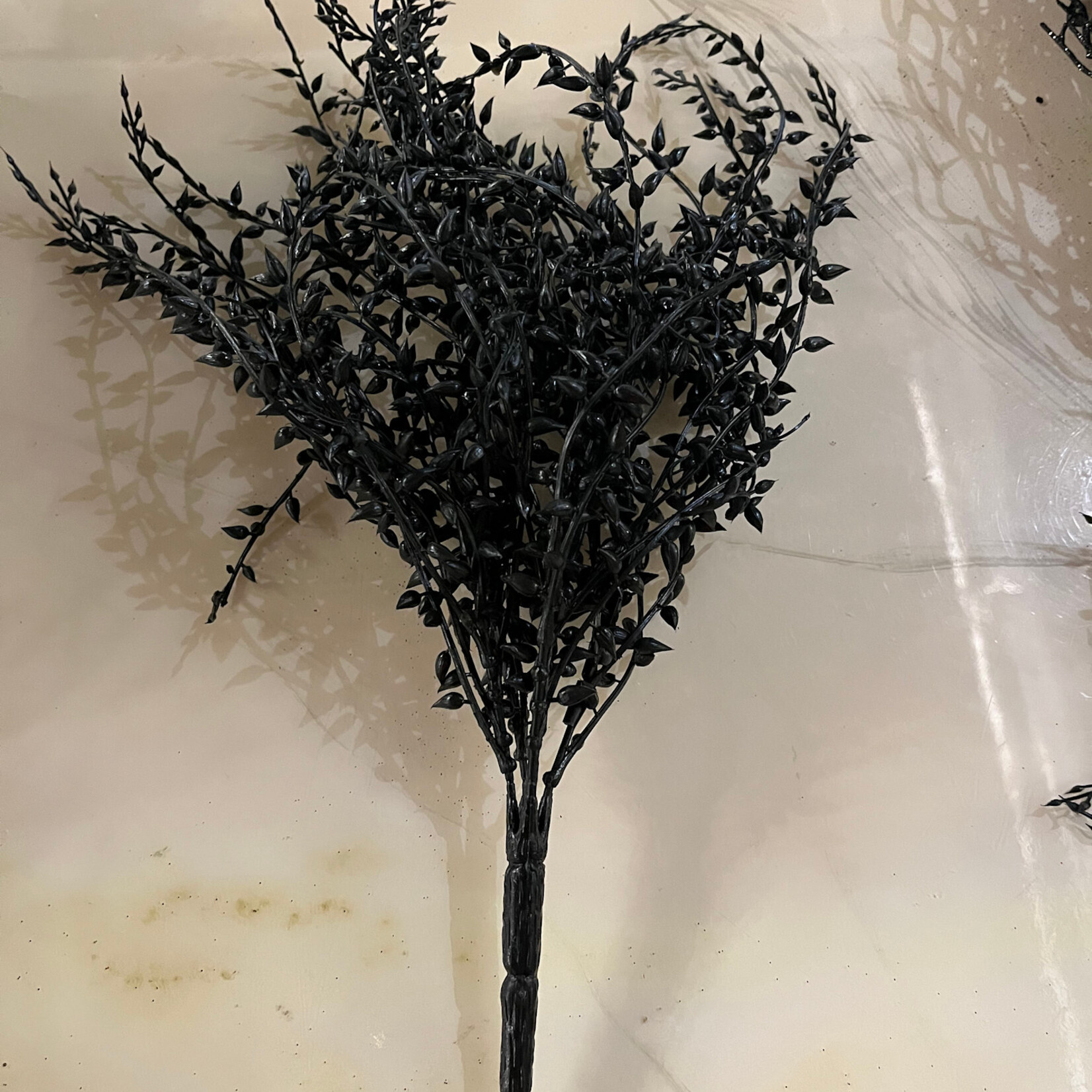 15" Black Hanging Leaves