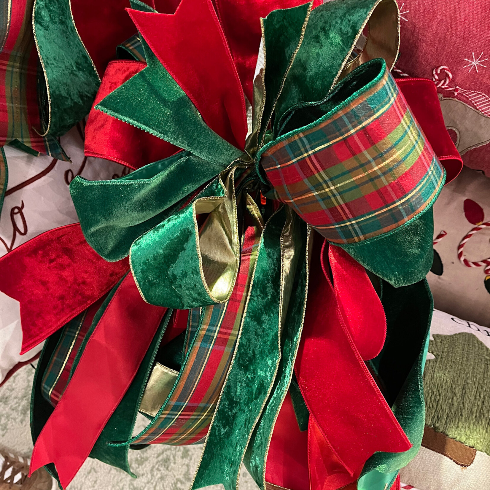 Reliant Ribbon Deluxe Red Green  Plaid, Velvet Bow