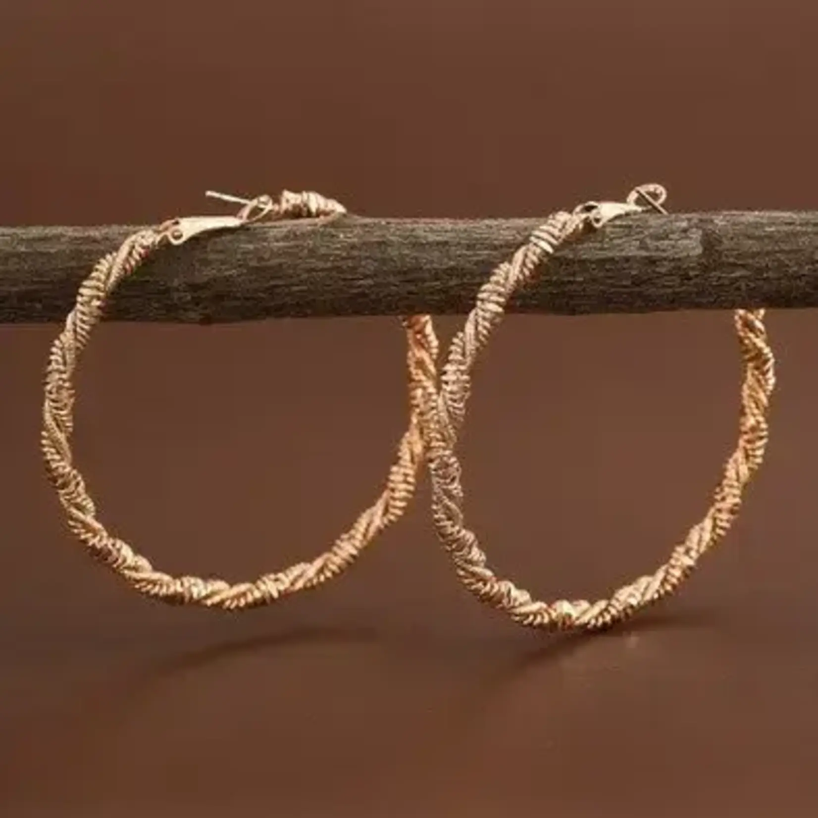 TWISTED WIRED HOOP EARRINGS- GOLD -