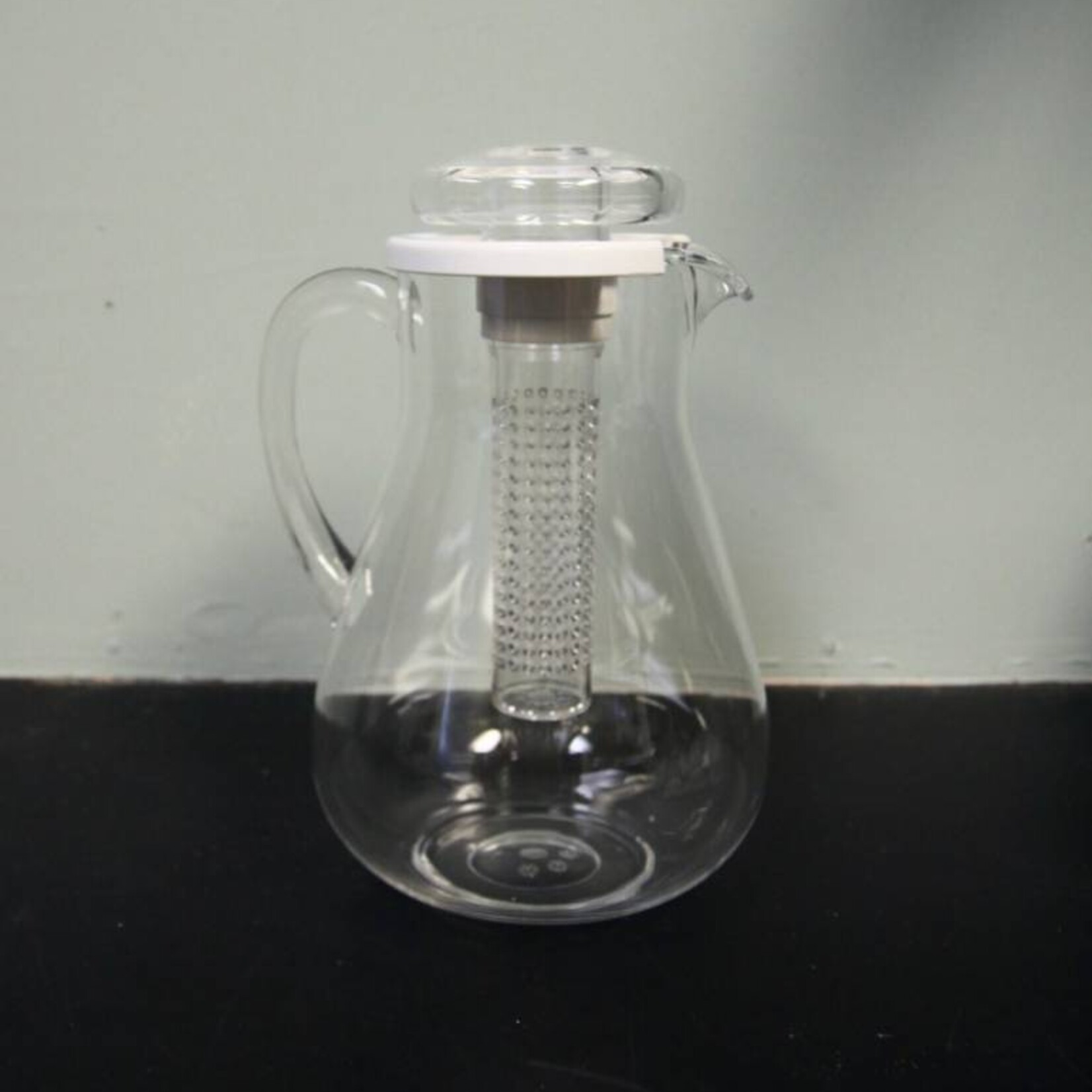 3.5 Qt Acrylic Pitcher w/ Ice Holder & Infuser