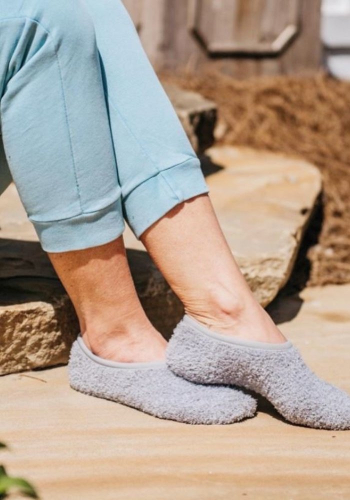 Pembrook Yoga Socks with Grips for Men - 4 Pairs Unisex Non Slip Socks Mens  | Socks with Grippers for Men | Grippy Socks Men