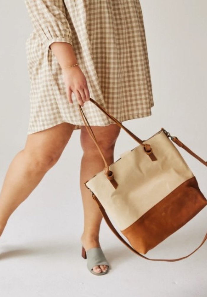 Canvas Crossbody Project tote| Quince & Co.