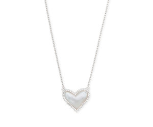 Ari Heart Silver Chain Bracelet in Ivory Mother-of-Pearl