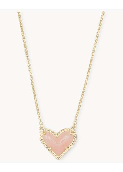 Ari Heart Gold Pendant Necklace in Rose Quartz