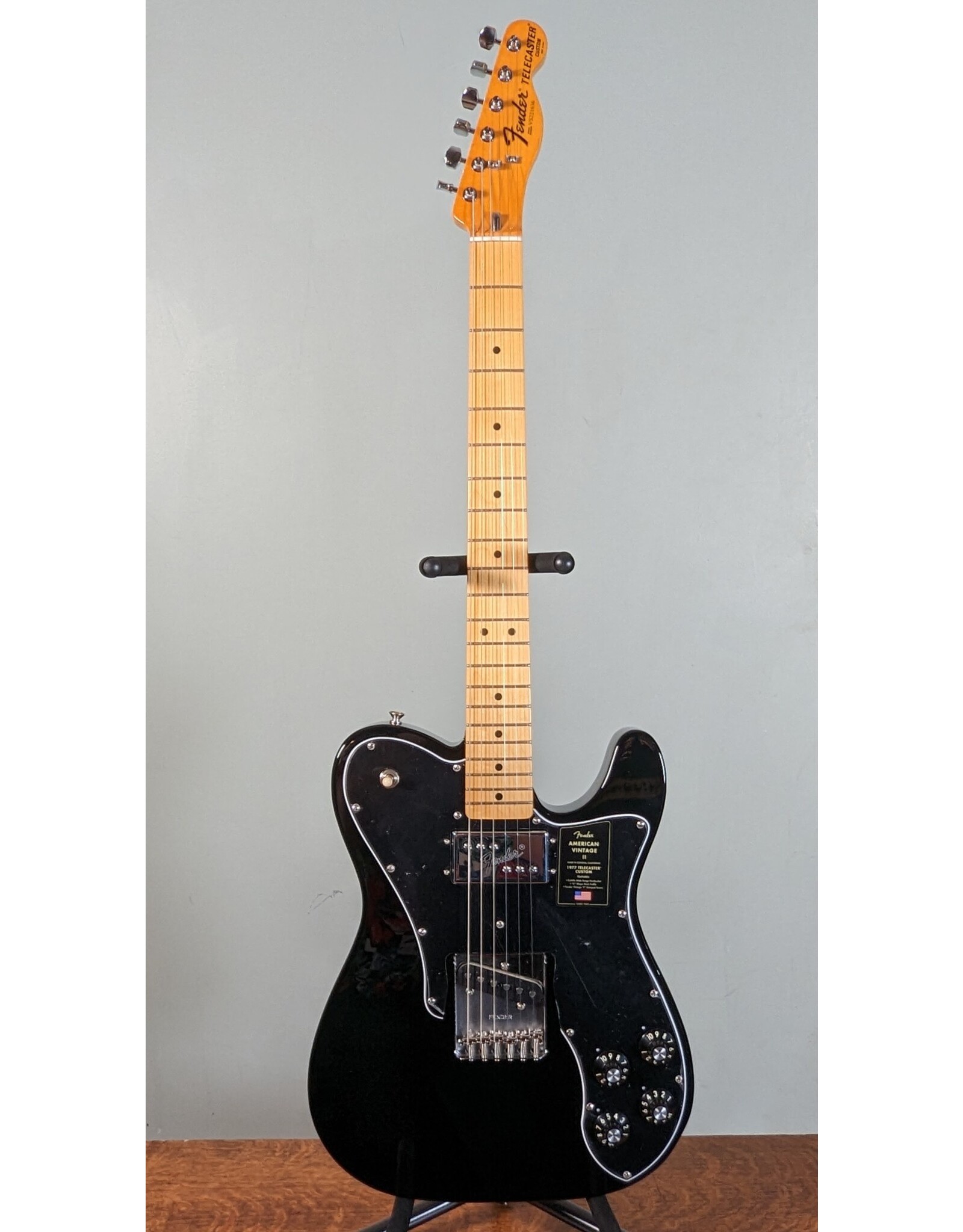 Fender Fender American Vintage II 1977 Telecaster Custom, Black w/ Vintage-Style Black HSC