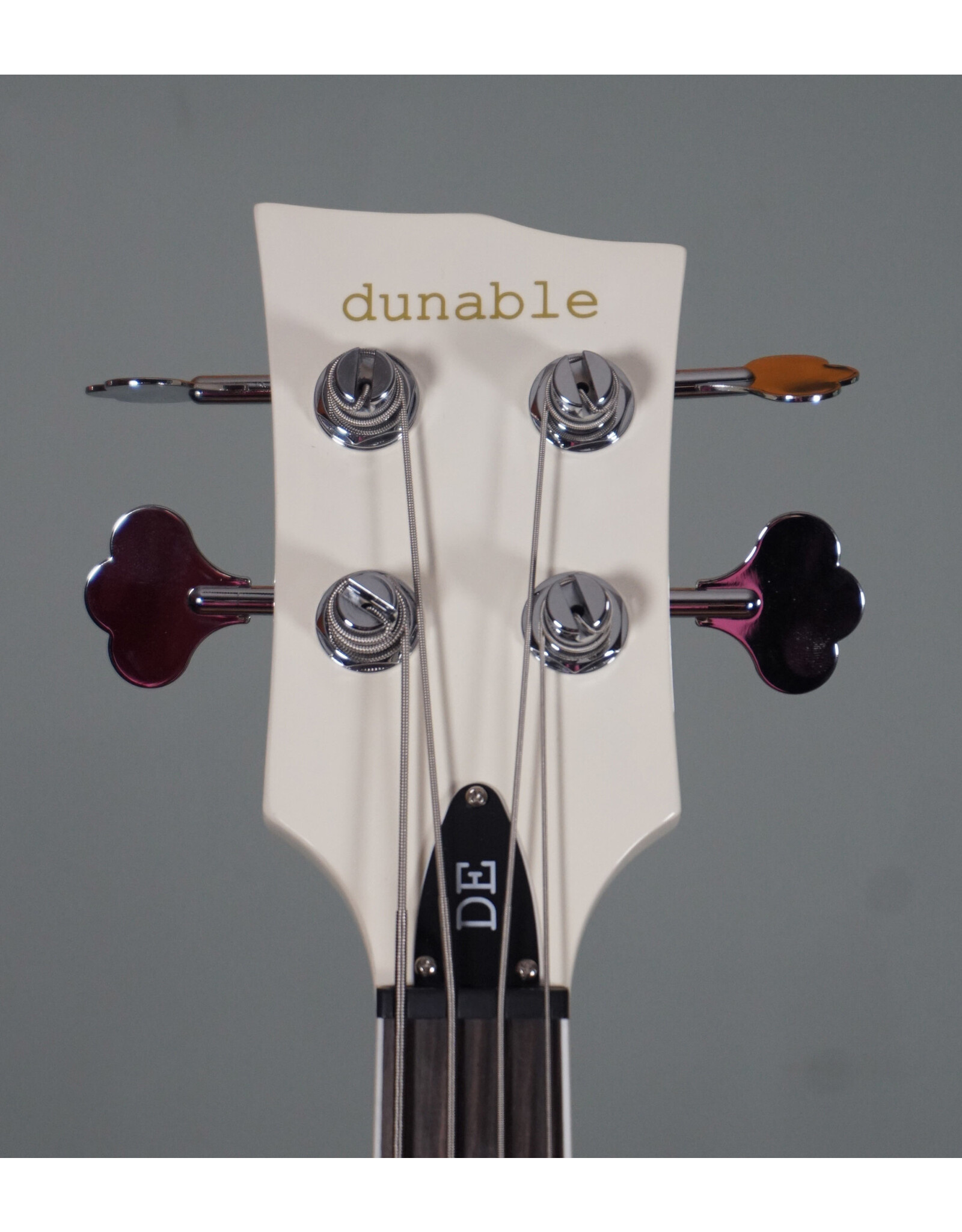 Dunable Dunable R2 DE Bass, Vintage White w/ Gig Bag