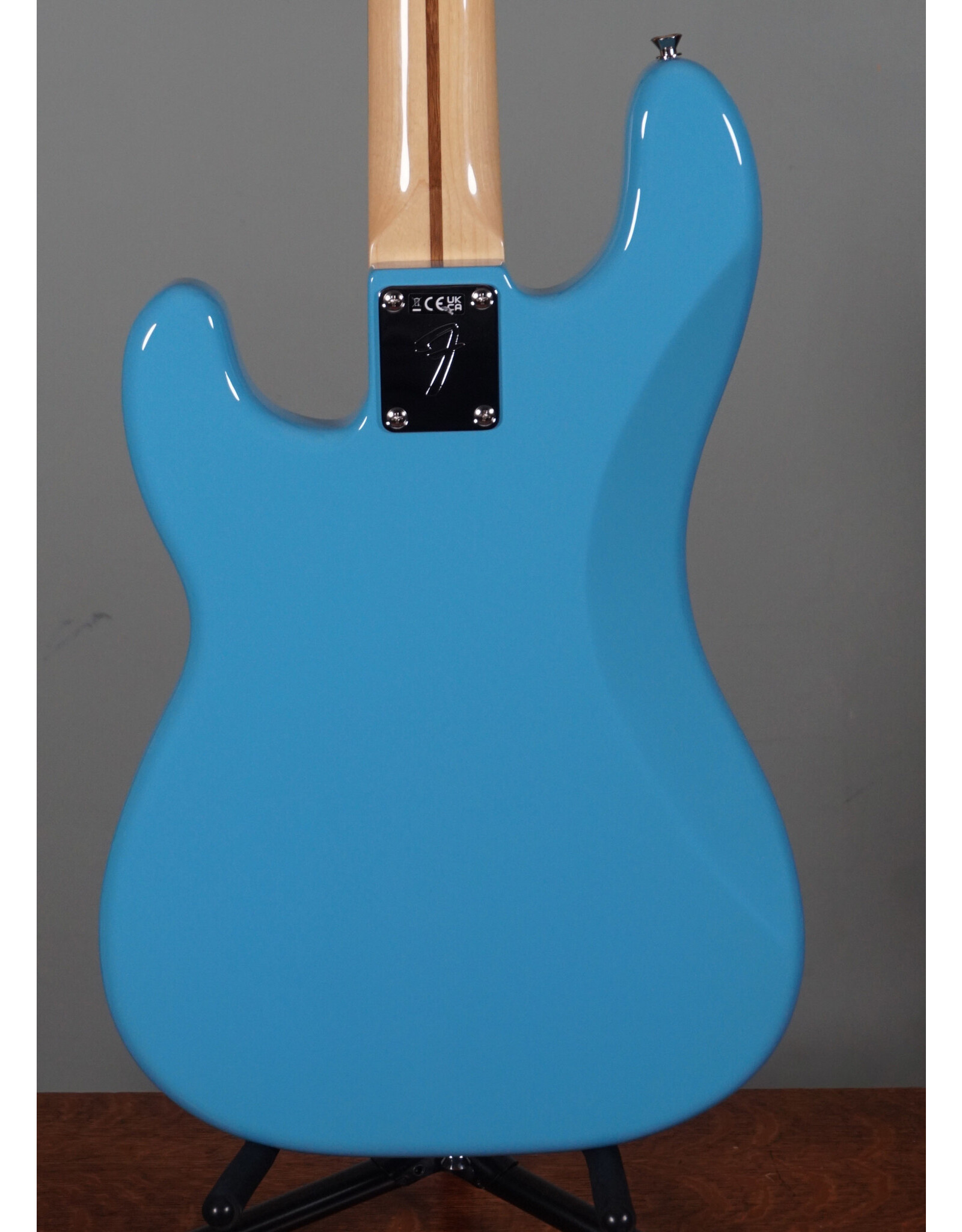 Fender Fender MIJ Limited International Color Precision Bass, Maui Blue, Rosewood Fingerboard w/ Gig Bag