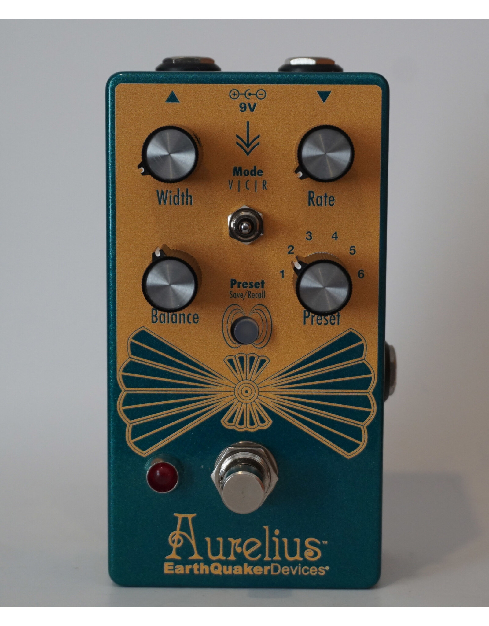EarthQuaker Devices Earthquaker Devices Aurelius Tri-Voiced Chorus