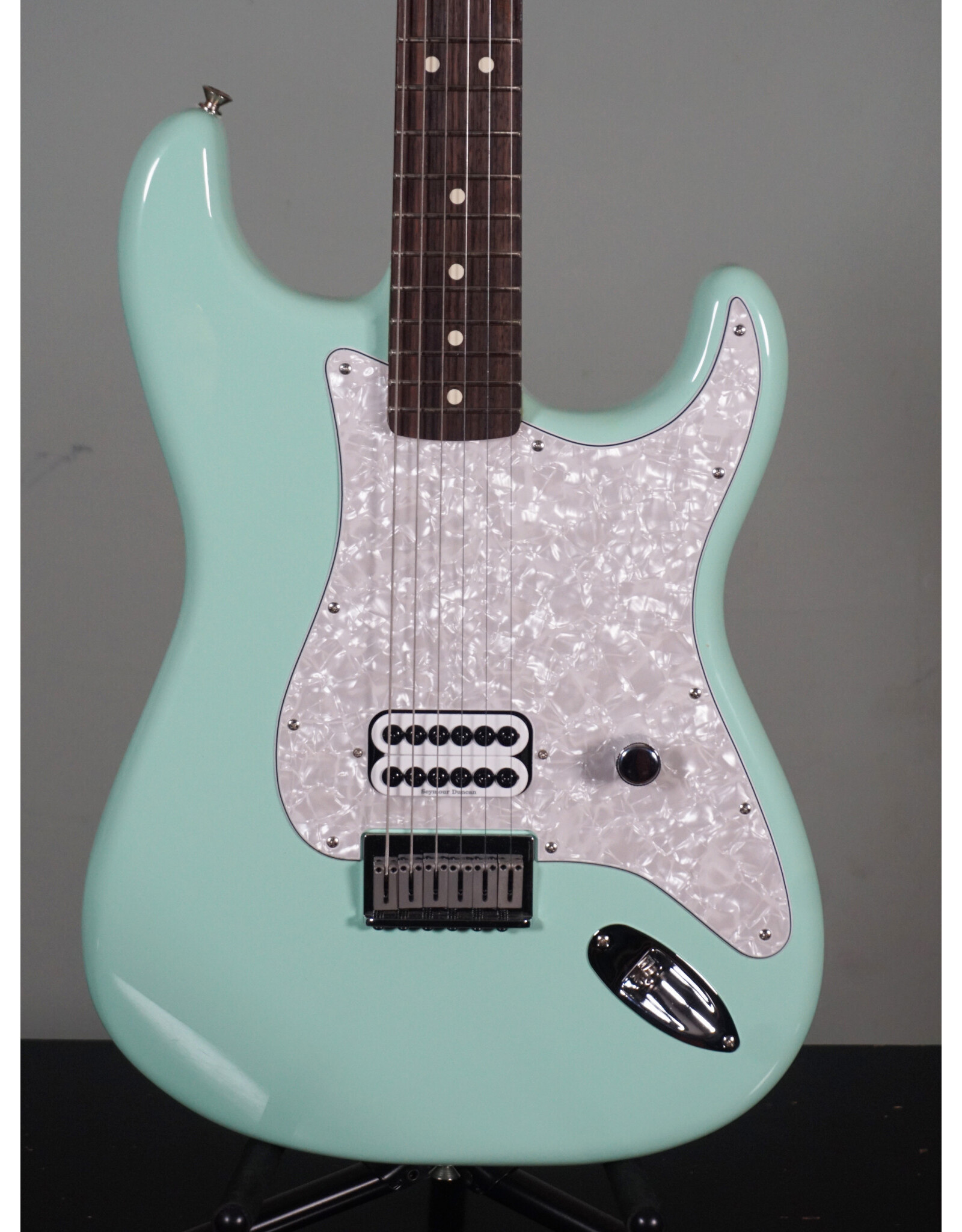 Fender Fender Tom DeLonge Stratocaster, Surf Green w/ Deluxe Gig Bag - Open Box