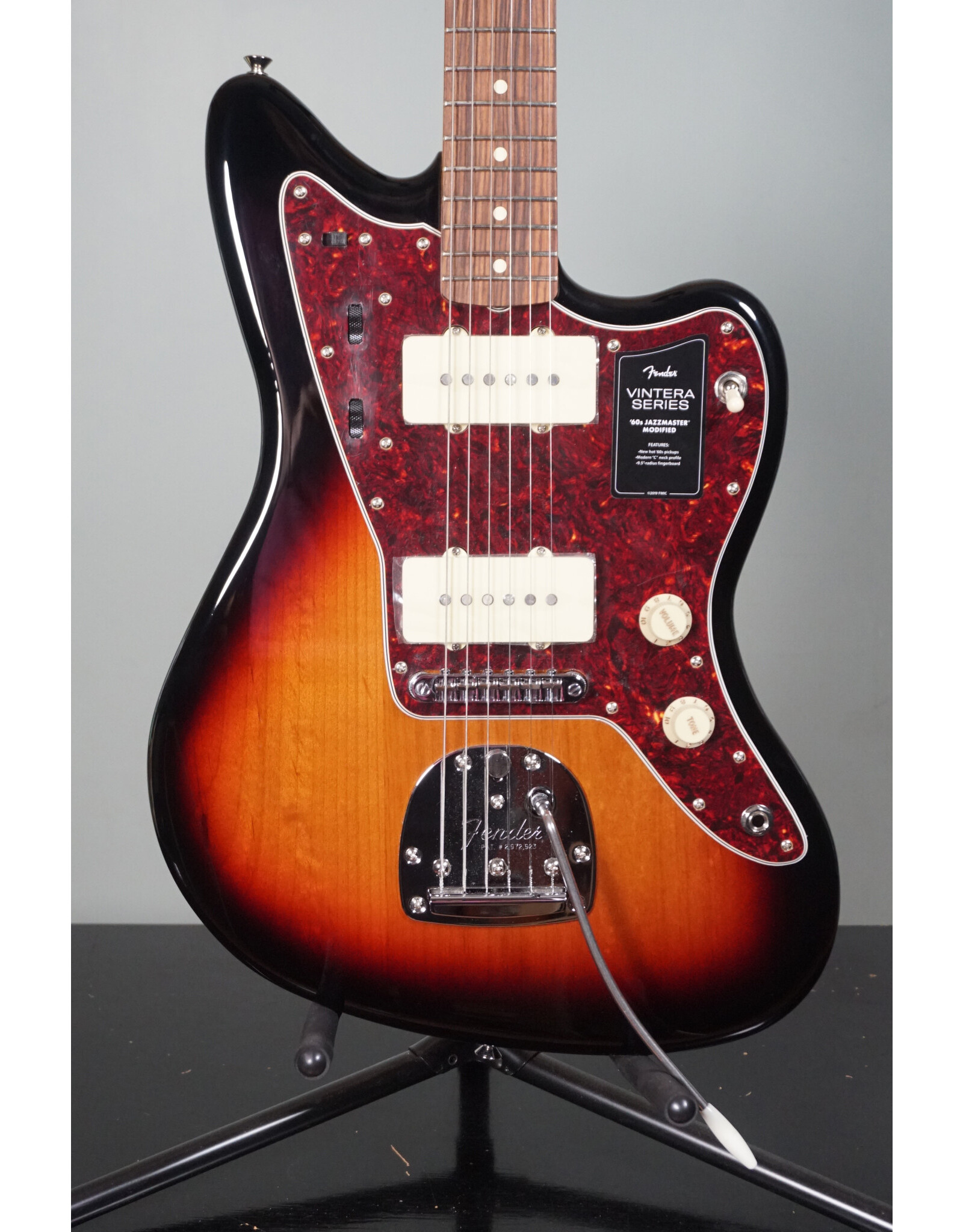 Fender Fender Vintera '60s Jazzmaster Modified, 3-Color Sunburst w/ Deluxe Gig Bag