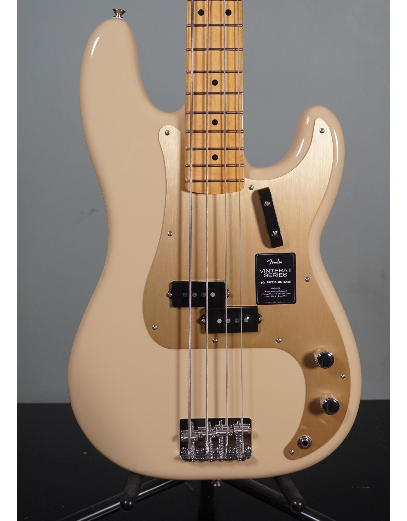 Fender Fender Vintera II 50s Precision Bass, Desert Sand w/ Deluxe Gig Bag