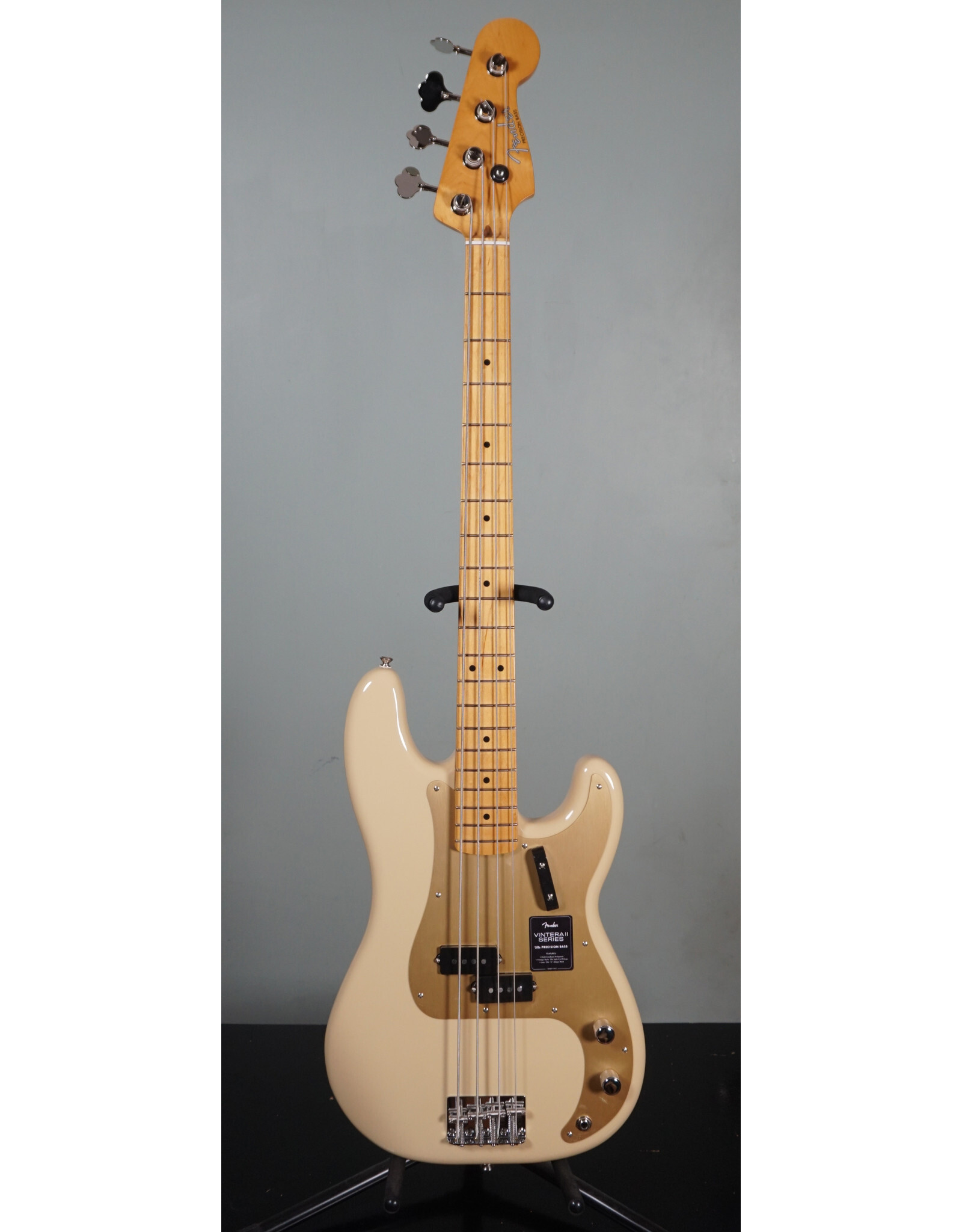 Fender Fender Vintera II 50s Precision Bass, Desert Sand w/ Deluxe Gig Bag