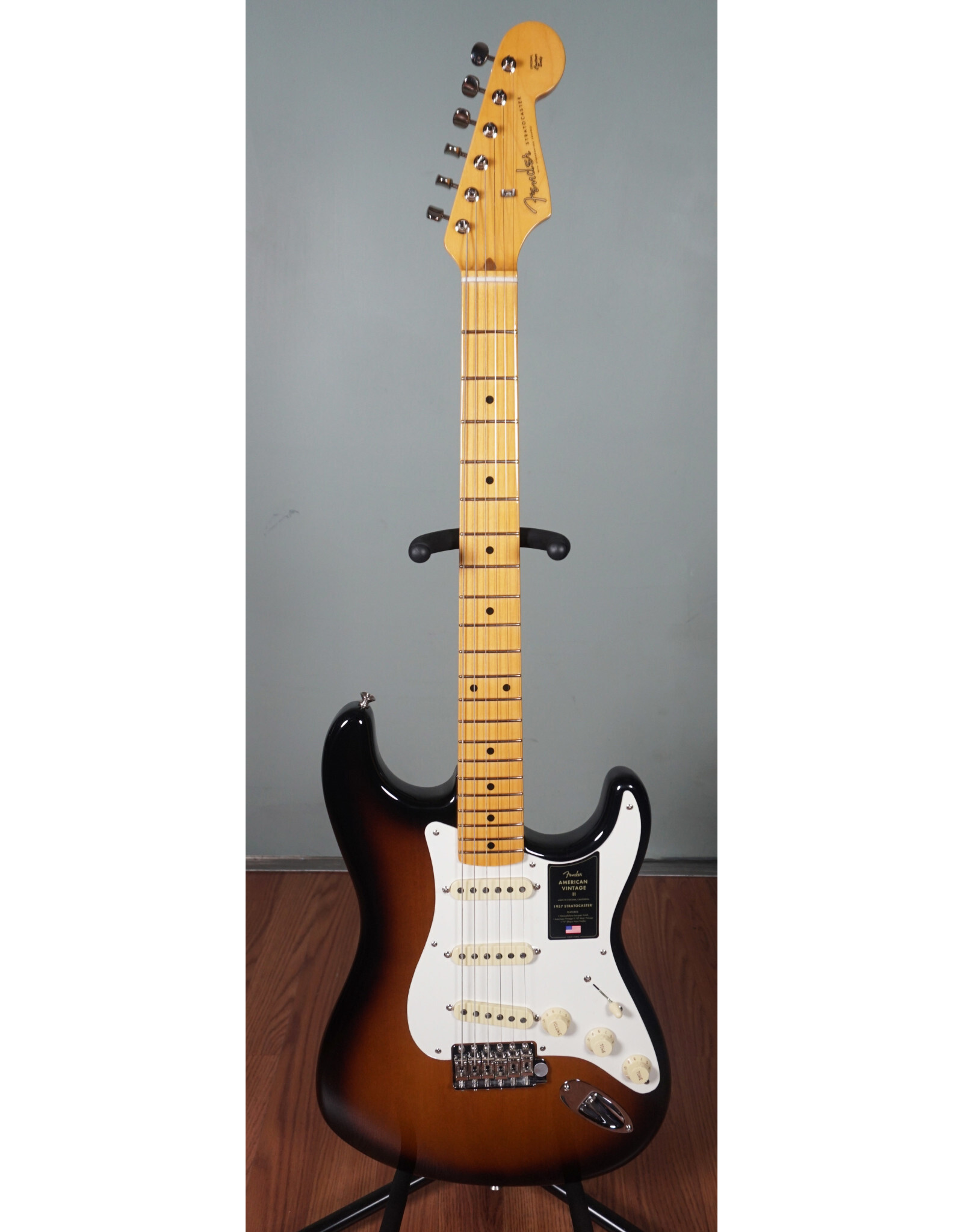 Fender Fender American Vintage II 1957 Stratocaster, 2-Color Sunburst w/ Vintage Style Tweed HSC