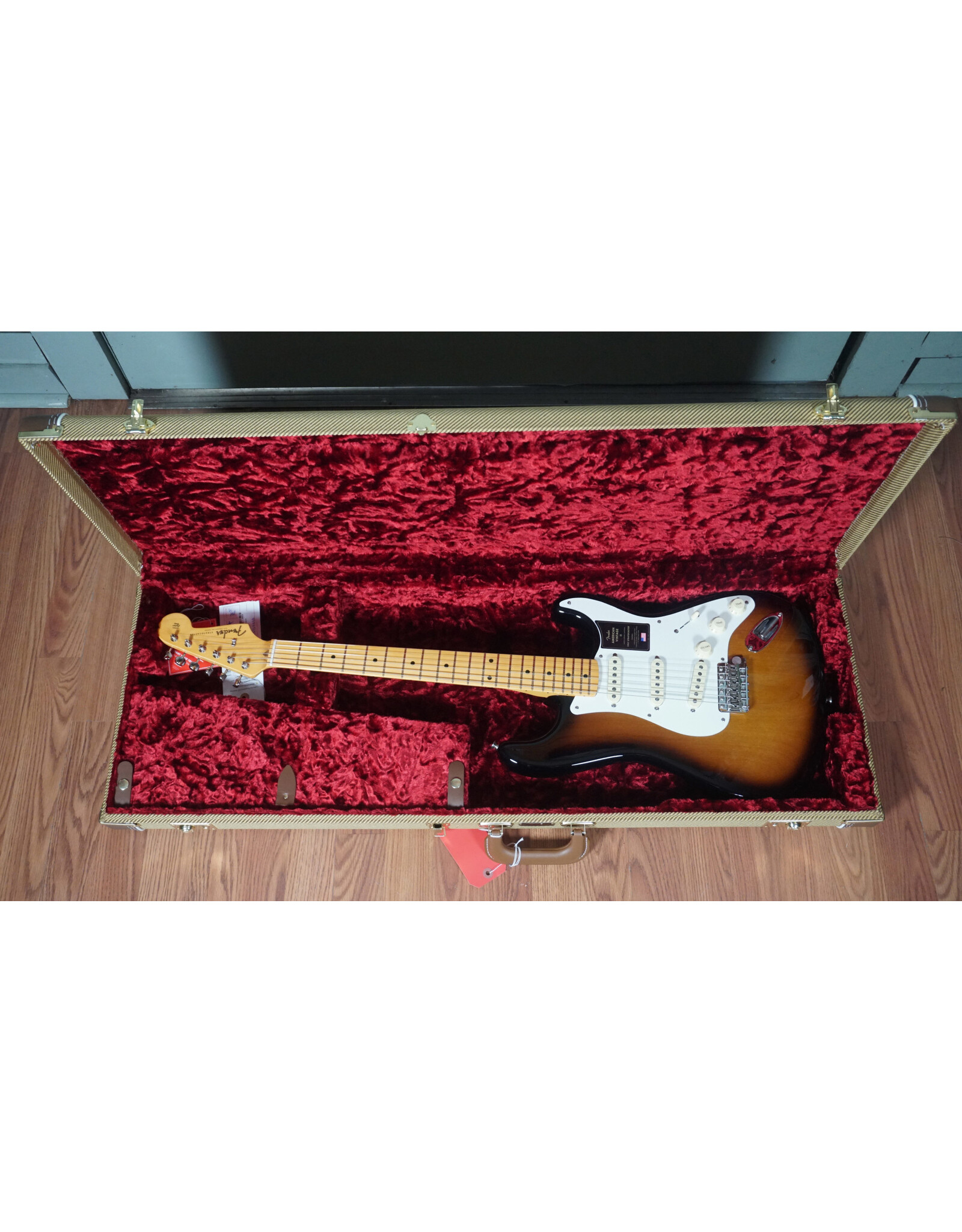Fender Fender American Vintage II 1957 Stratocaster, 2-Color Sunburst w/ Vintage Style Tweed HSC