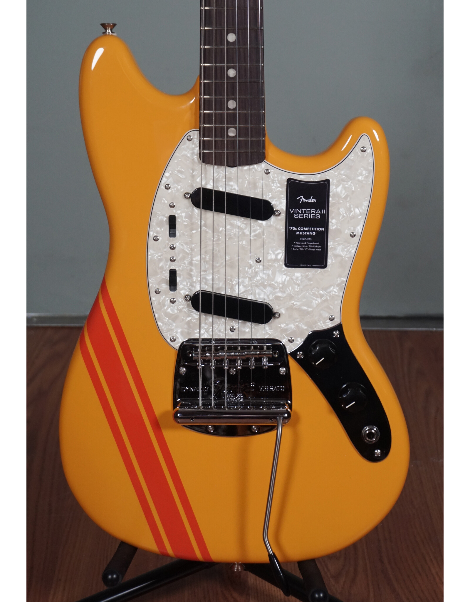 Fender Fender  Vintera II 70s MustangS, Competition Orange w/ Deluxe Gig Bag