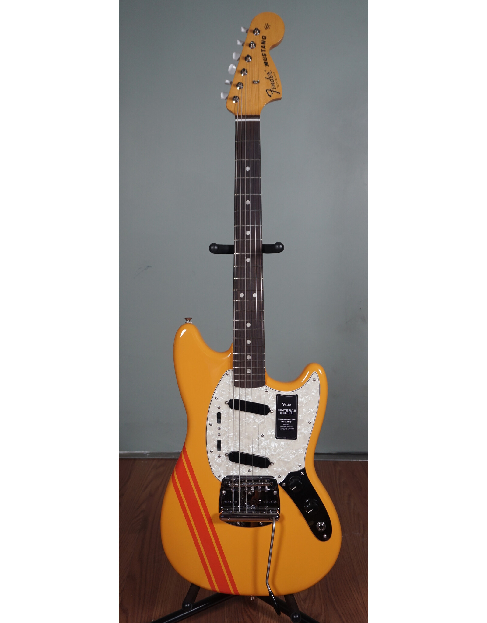 Fender Fender  Vintera II 70s MustangS, Competition Orange w/ Deluxe Gig Bag