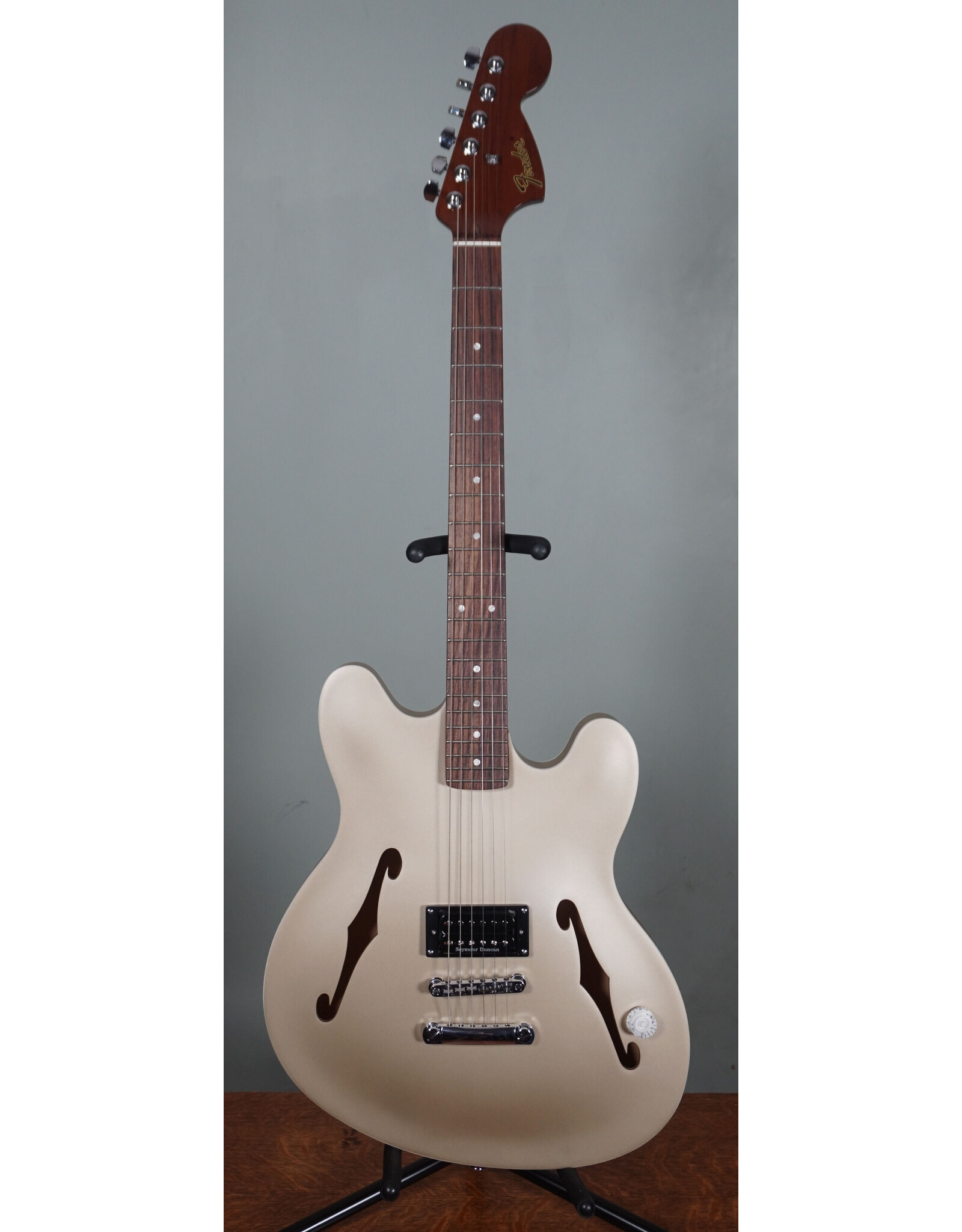 Fender Fender Tom DeLonge Starcaster, Rosewood Fingerboard, Satin Shoreline Gold