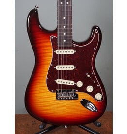 Fender Fender 70th Anniversary American Professional II Stratocaster, Rosewood Fingerboard, Comet Burst w/ Deluxe Molded HSC