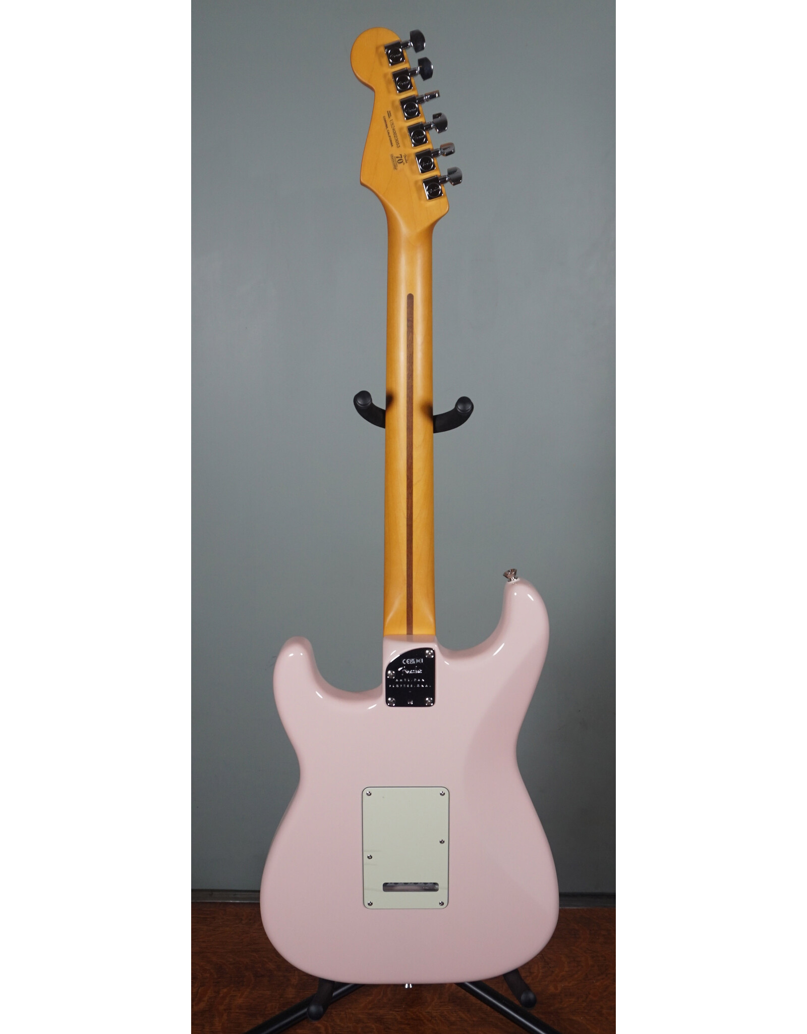 Fender Fender Dealer Exclusive American Professional II Stratocaster, Rosewood Fretboard, Shell Pink w/ HSC