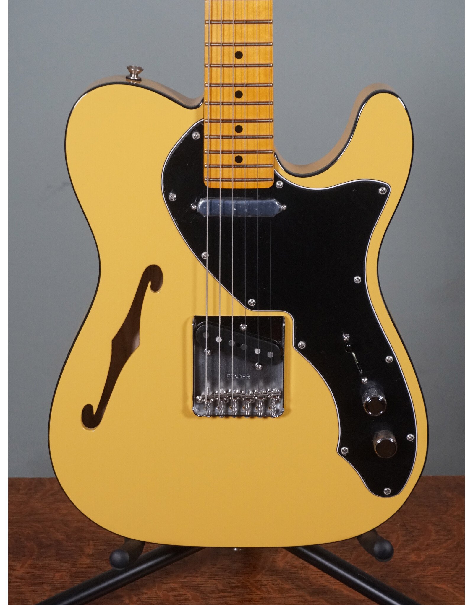 Fender Fender Britt Daniel Tele Thinline, Maple Fingerboard, Amarillo Gold w/ Elite Molded Case