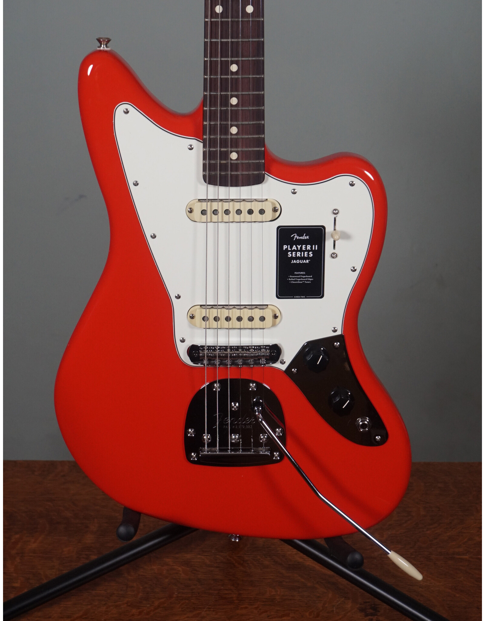 Fender Fender Player II Jaguar, Rosewood Fingerboard, Coral Red