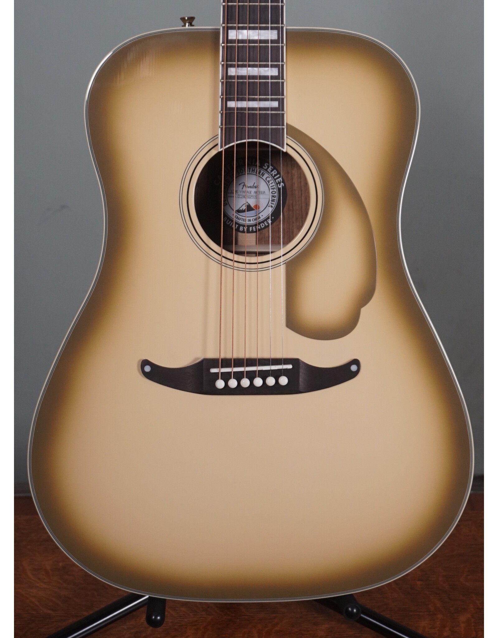 Vintage style guitar hotsell