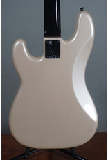 Fender Fender Duff McKagan Deluxe Precision Bass, Rosewood Fingerboard, White Pearl