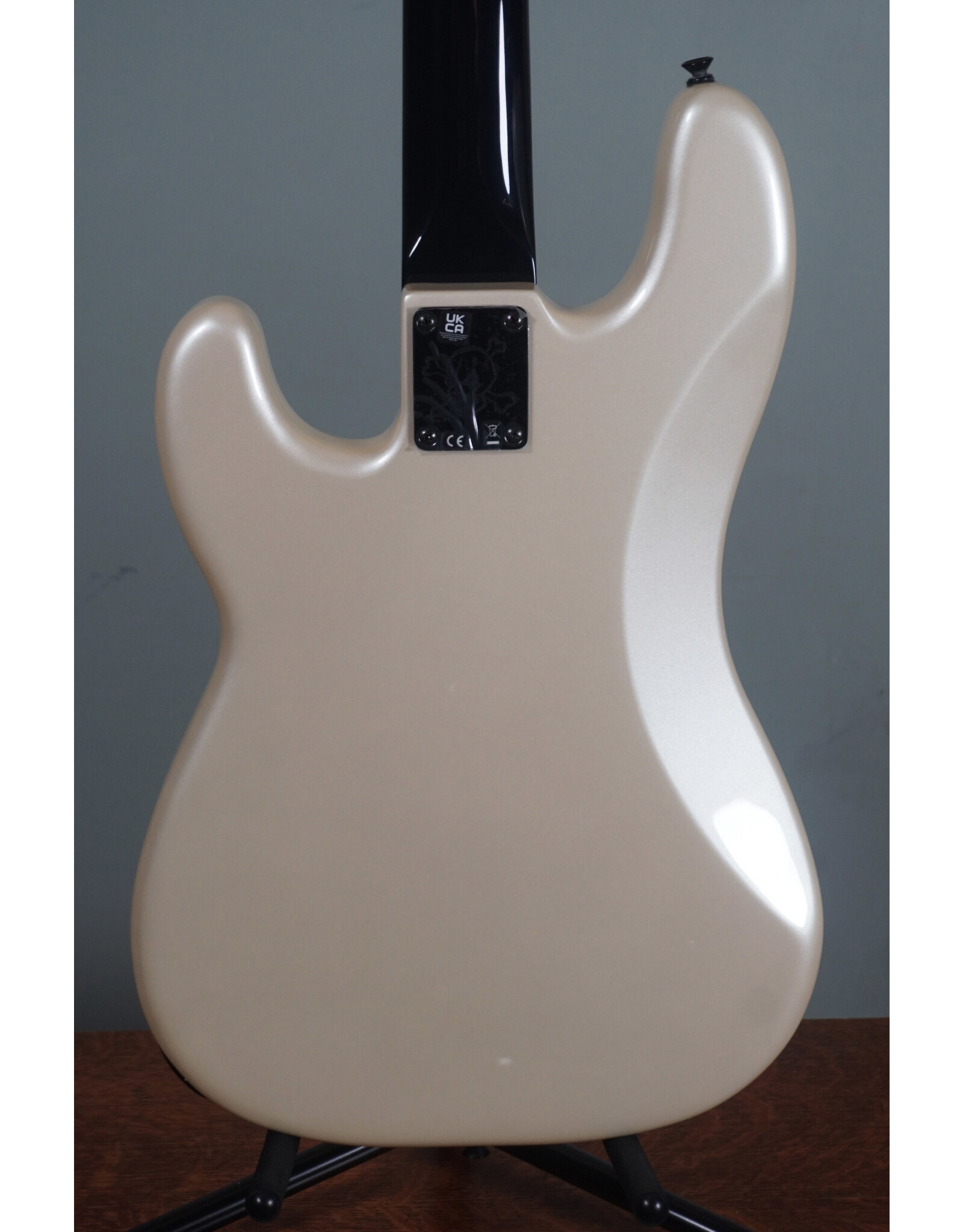 Fender Fender Duff McKagan Deluxe Precision Bass, Rosewood Fingerboard, White Pearl
