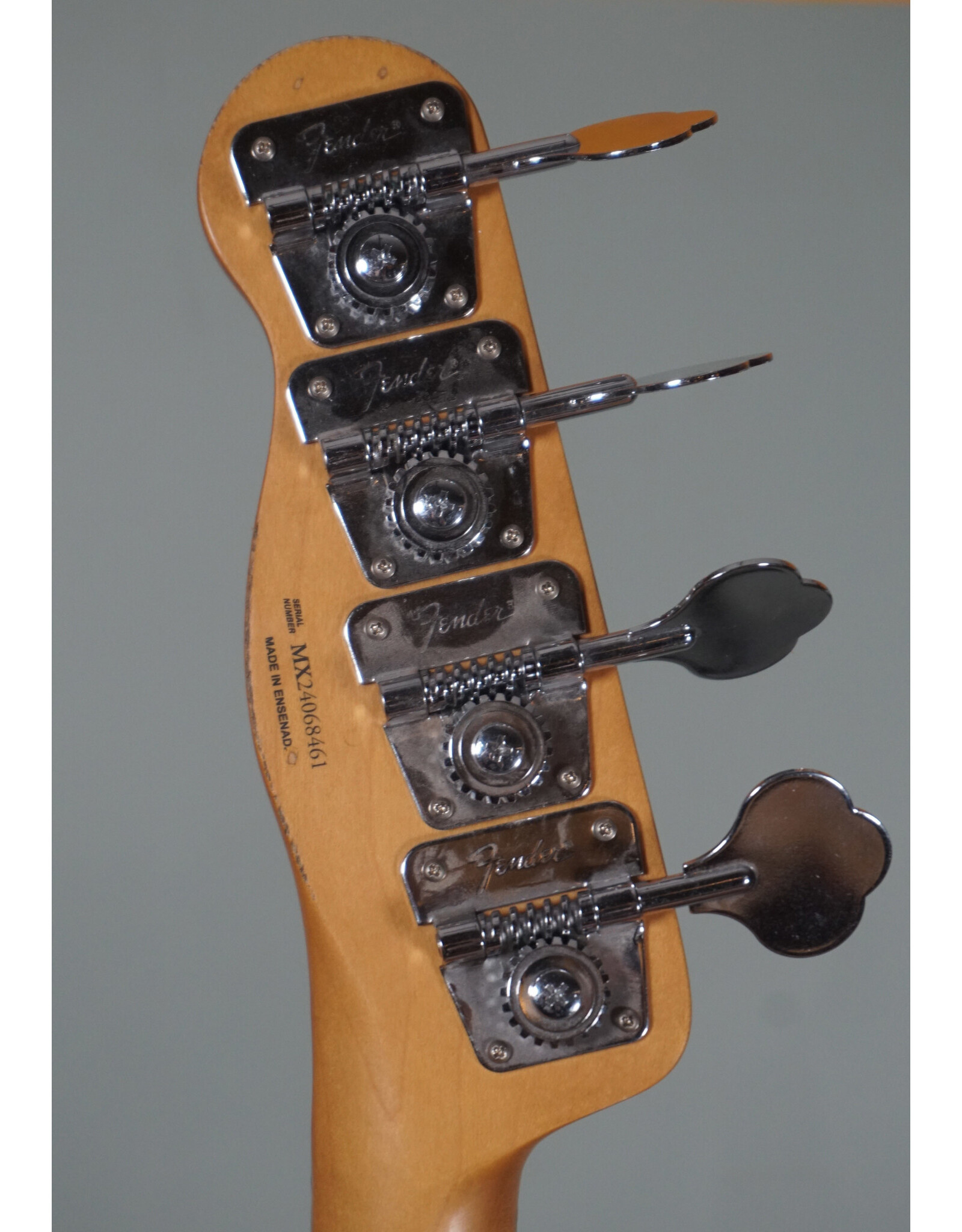 Fender Fender  Mike Dirnt Road Worn Precision Bass, Rosewood Fingerboard, White Blonde