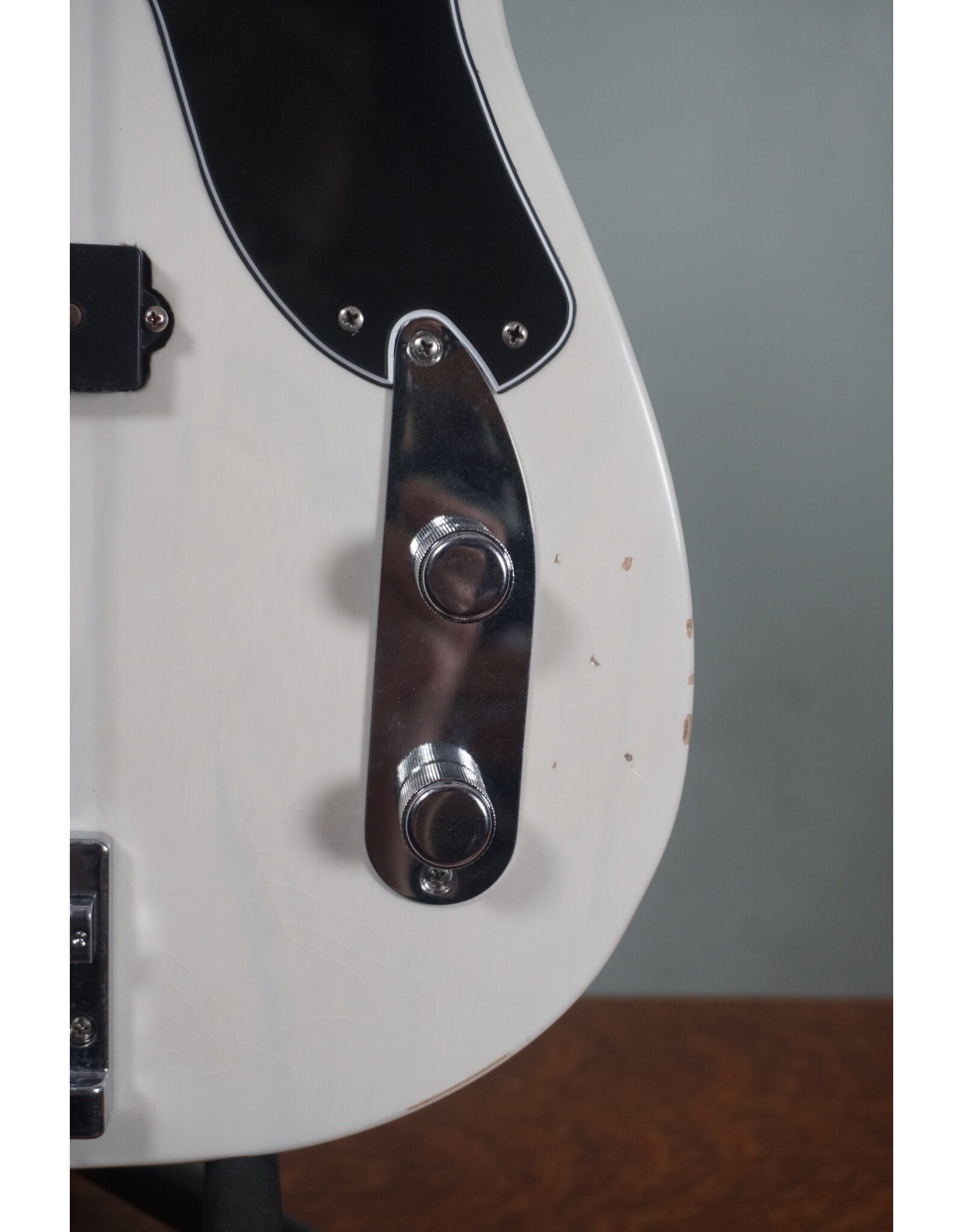 Fender Fender  Mike Dirnt Road Worn Precision Bass, Rosewood Fingerboard, White Blonde