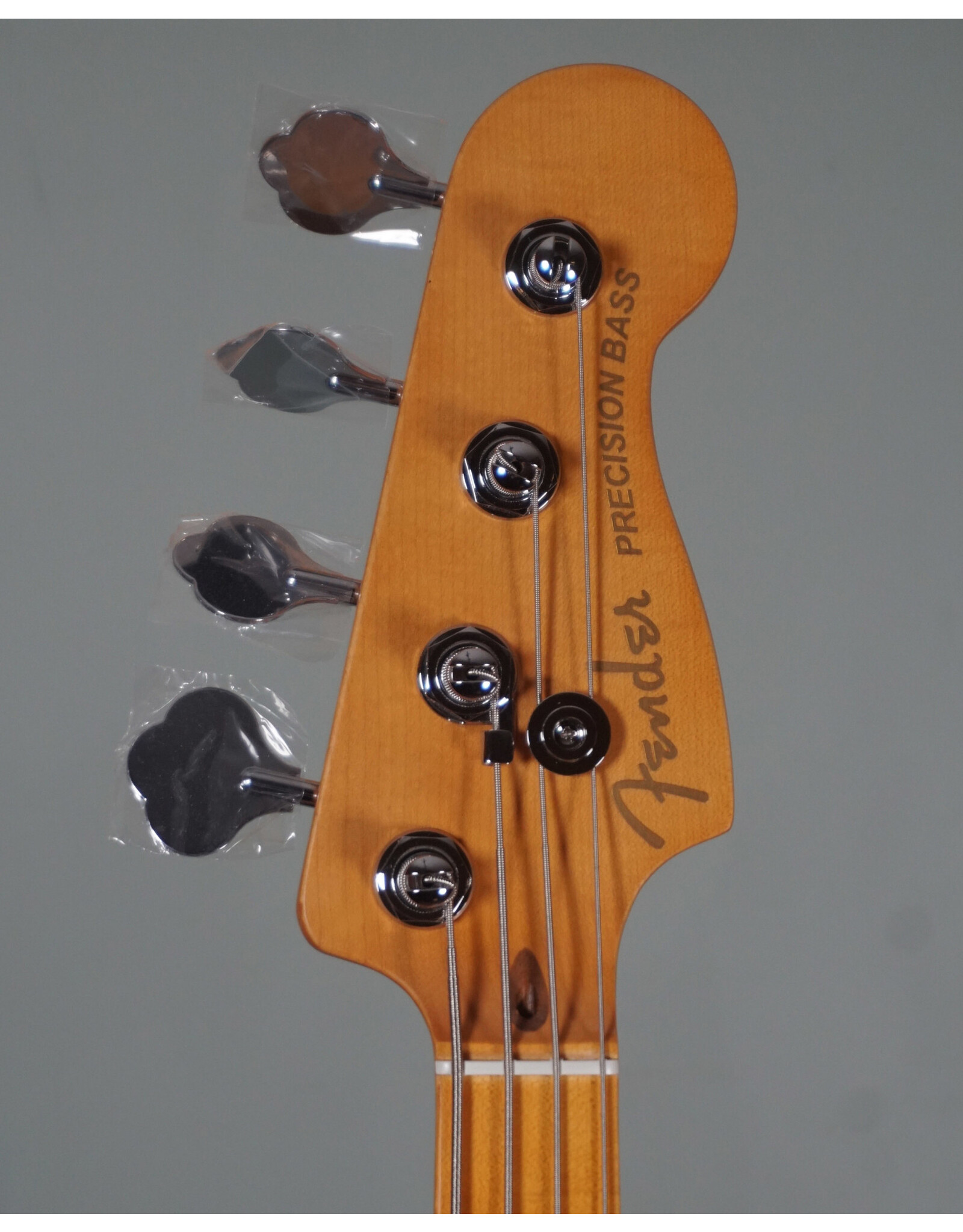 Fender Fender American Ultra II Precision Bass, Maple Fingerboard, Ultraburst w/ Deluxe Molded Case