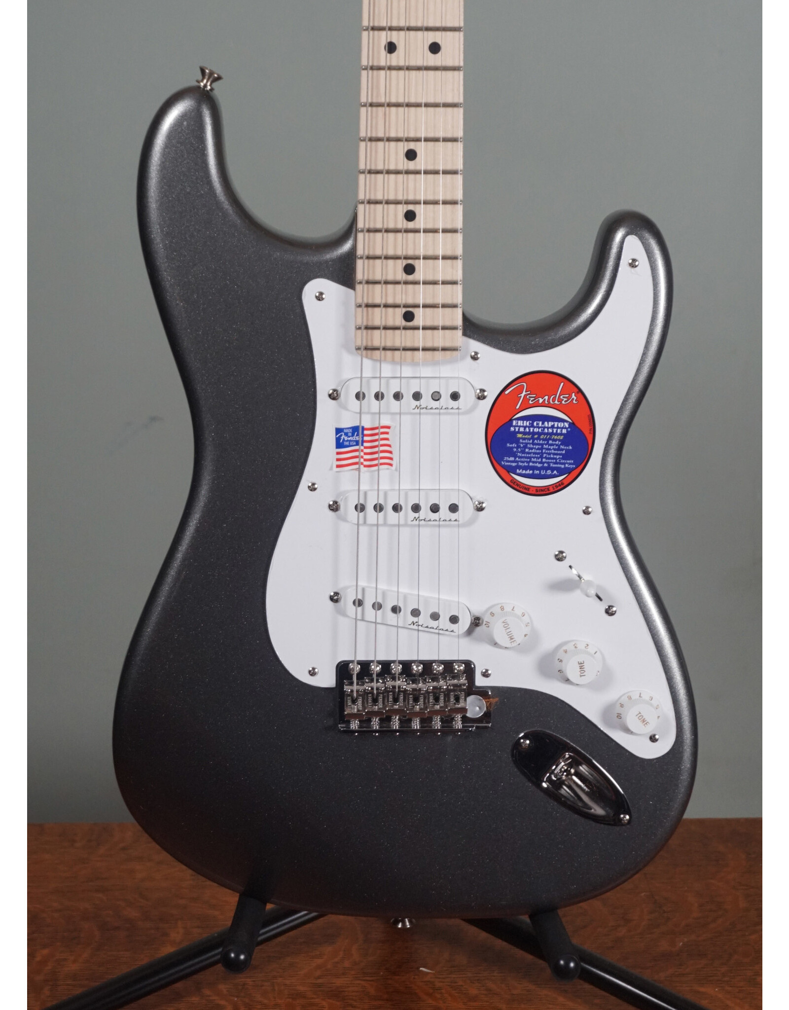 Fender Fender Eric Clapton Stratocaster, Maple Fingerboard, Pewter Vintage-Style Tweed Case