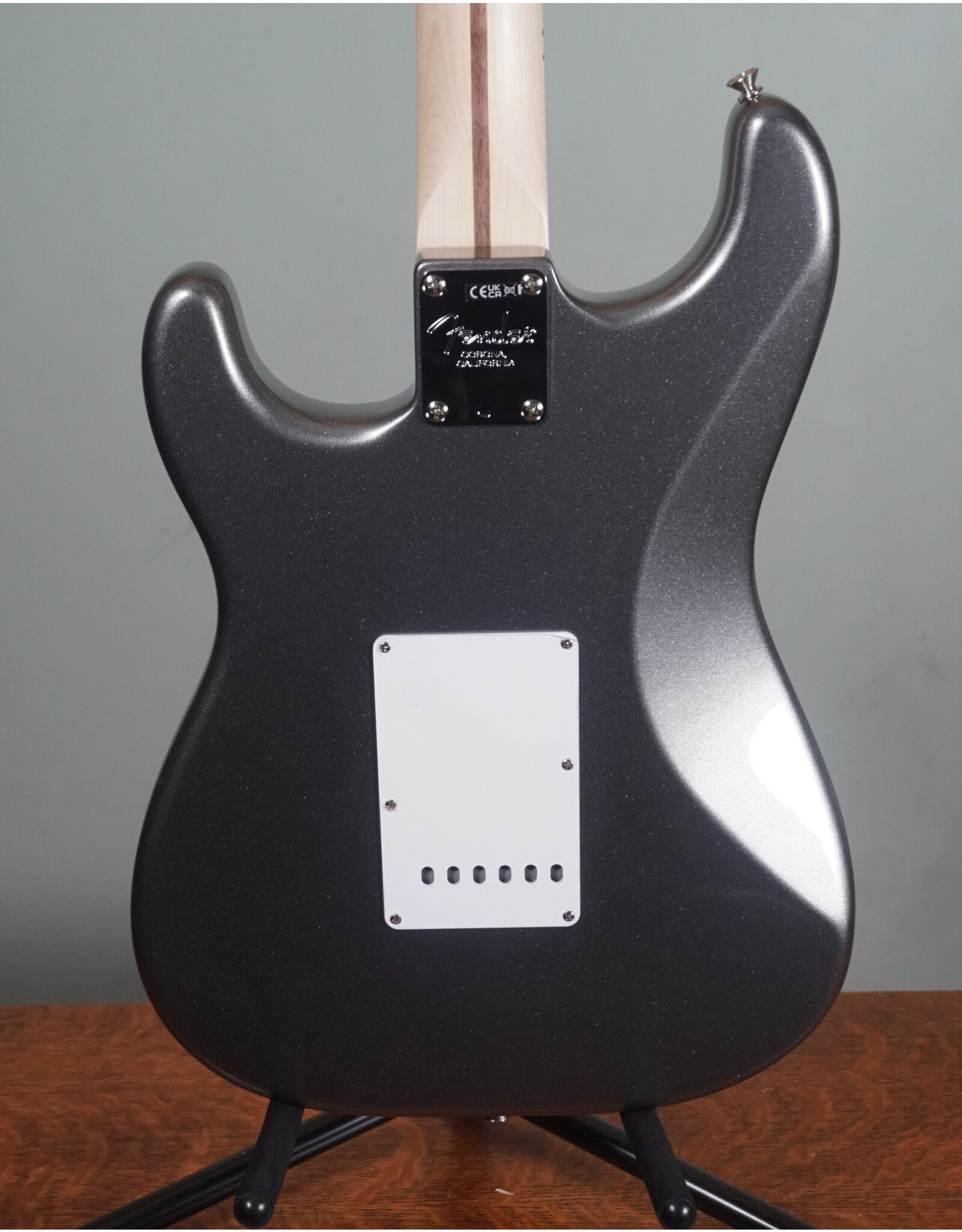 Fender Fender Eric Clapton Stratocaster, Maple Fingerboard, Pewter Vintage-Style Tweed Case