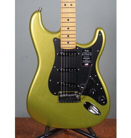 Fender Fender American Ultra II Stratocaster, Maple Fingerboard, Solar Flare w/ Deluxe Molded Case