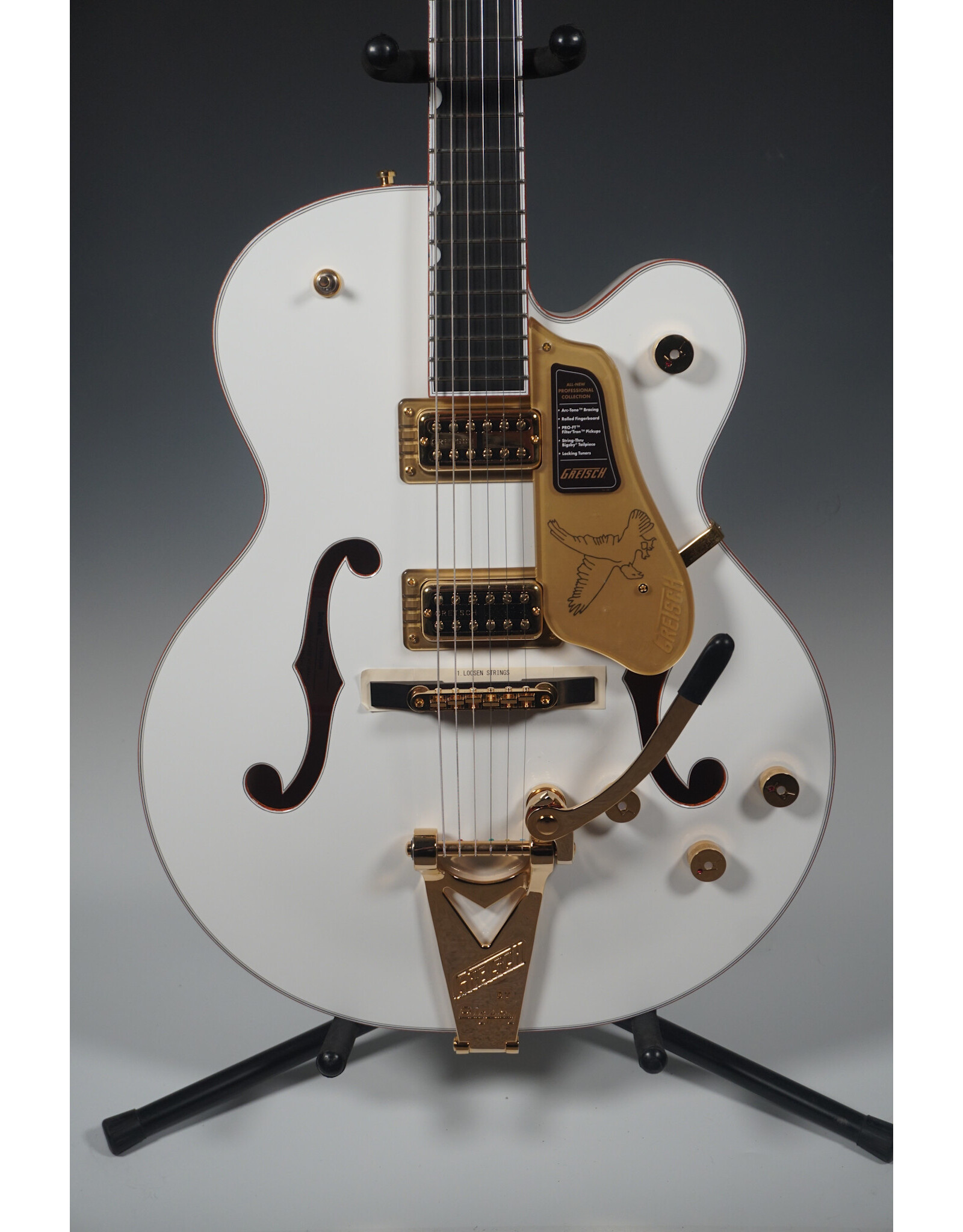 Gretsch Gretsch Falcon Hollow Body with String-Thru Bigsby and Gold Hardware, Ebony Fingerboard, White w/ HSC