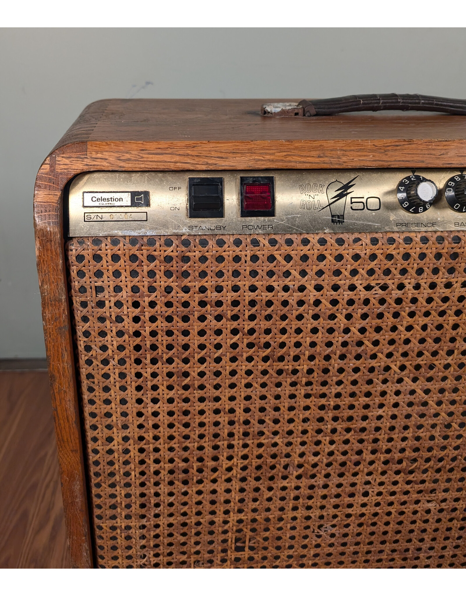 Legend Rock N' Roll 50 2x12 Guitar Combo, Natural/Wicker, Used