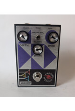 Maestro Mariner Tremolo w/ Box, Used