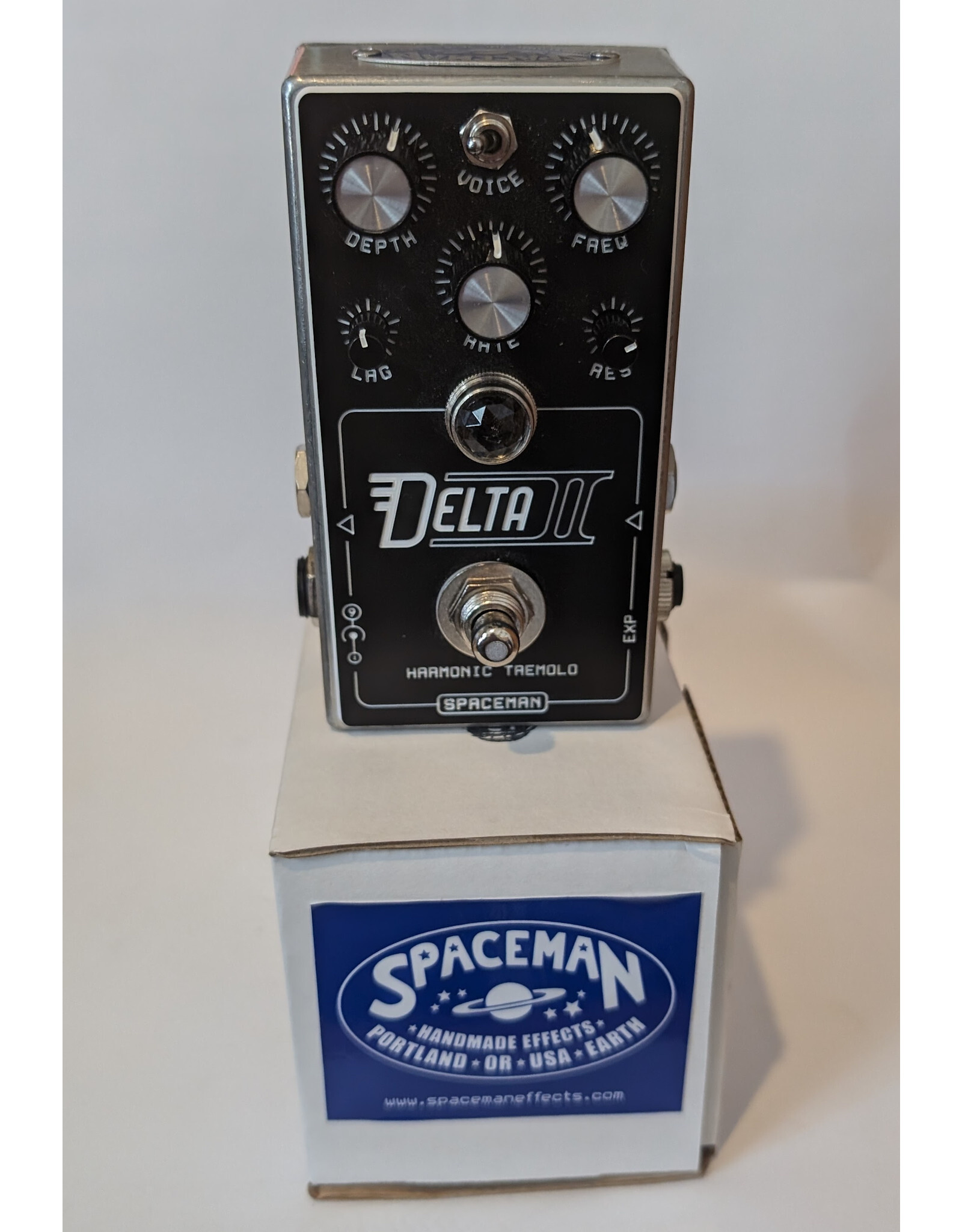 Spaceman Delta II Harmonic Tremolo w/ Box, Used