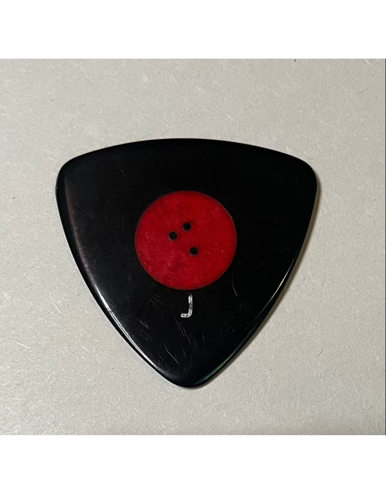 Dr. Herringbone Dr. Herringbone The Kingpin Vulcanite Pick, Jumbo Triangle 1.5mm