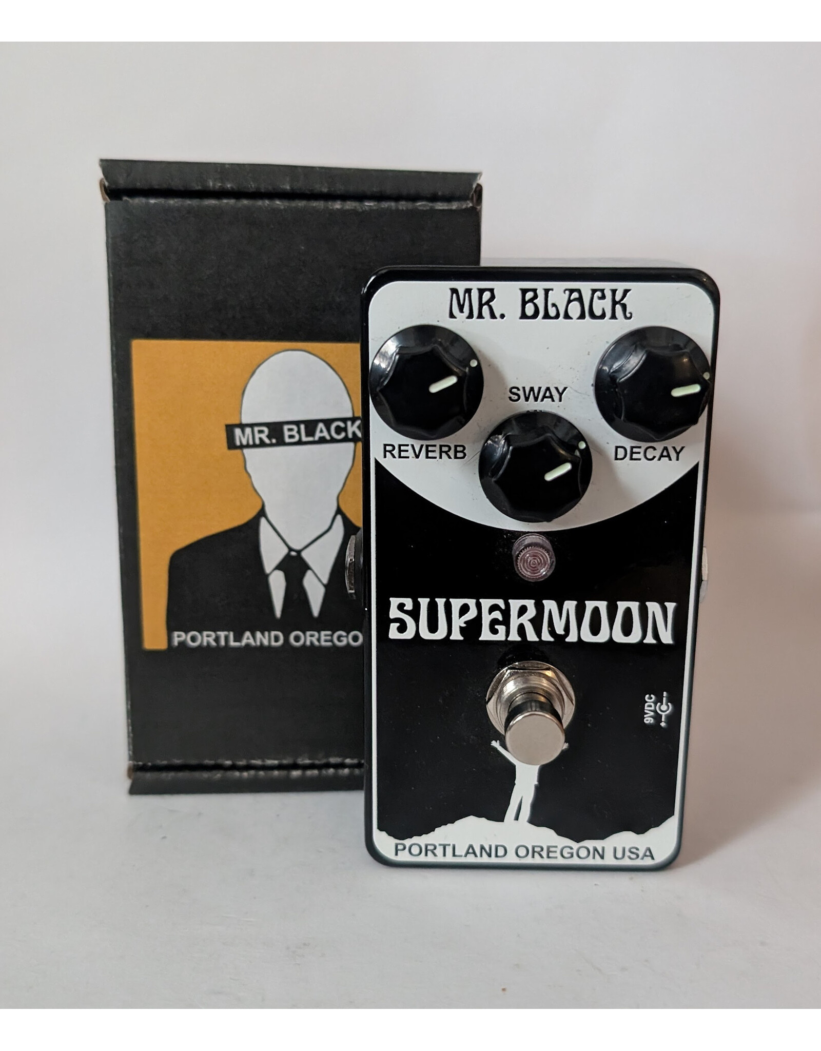 Mr. Black Supermoon Modulated Reverberator w/ Box, Used
