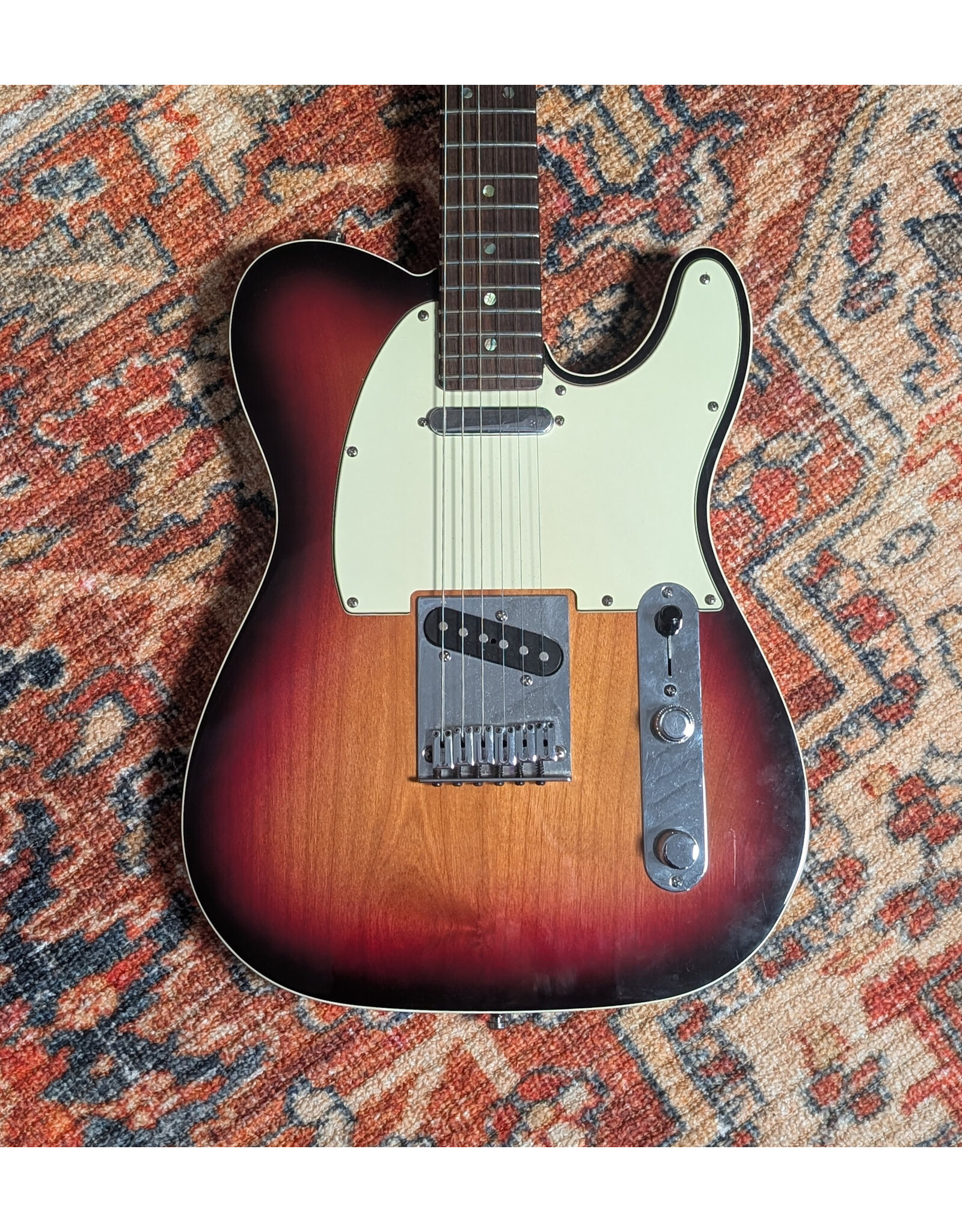 Fender Fender 2007 American Deluxe Telecaster, 3 Color Sunburst w/ Molded Case, Used