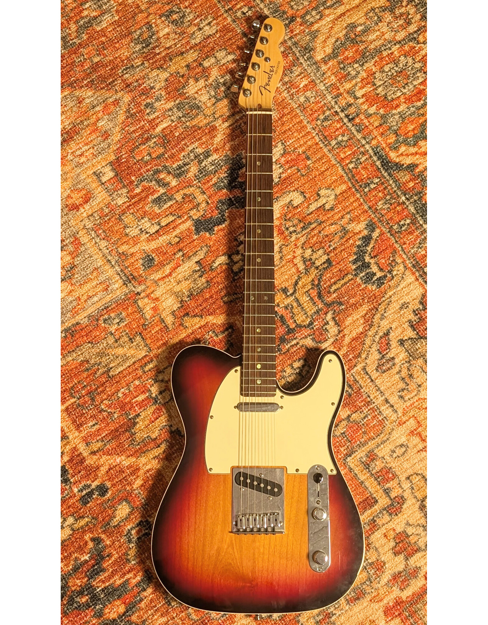 Fender Fender 2007 American Deluxe Telecaster, 3 Color Sunburst w/ Molded Case, Used