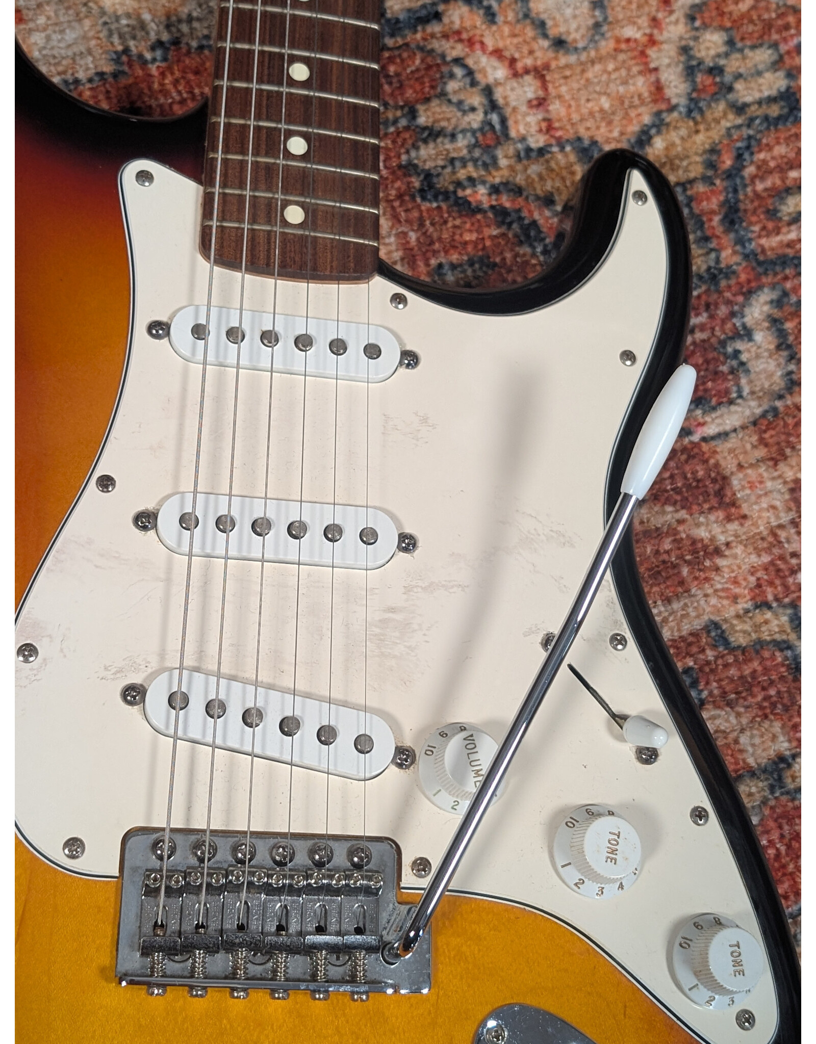 Fender Fender 2001 Standard Stratocaster, Brown Sunburst, w/ Gig Bag, Used