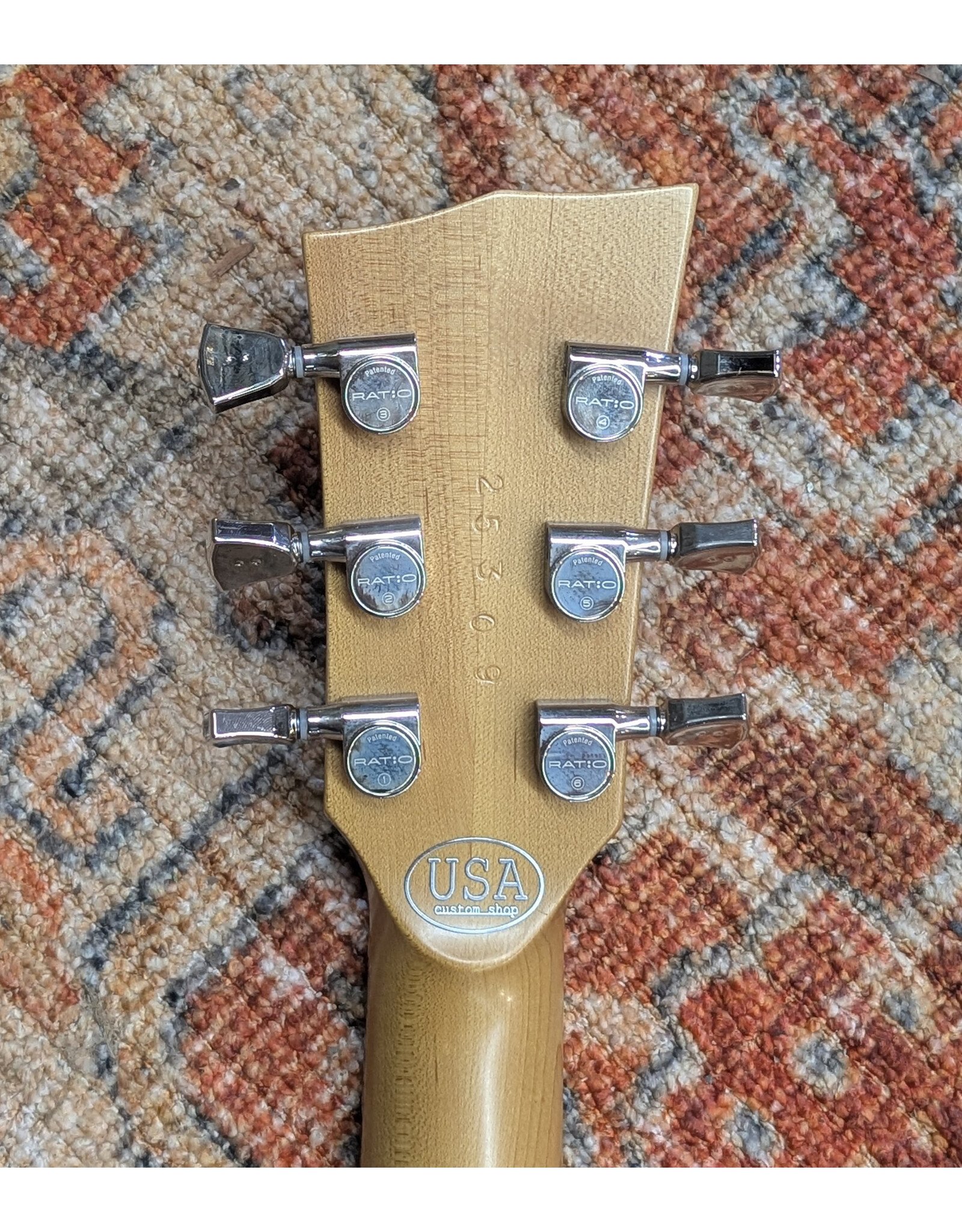 Dunable Dunable USA Custom Shop Yeti, Aged Natural w/ Gator HSC